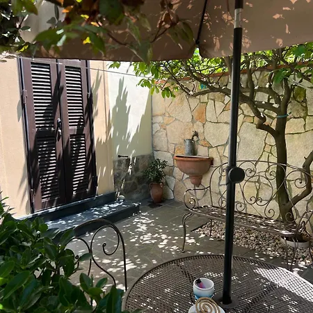 Apartment Casa Sandra A 100 Mt Dal Mare Livorno